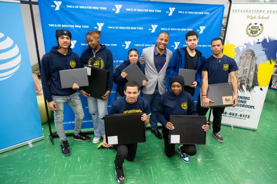 Bronx teens receive laptops thanks to AT&T donation