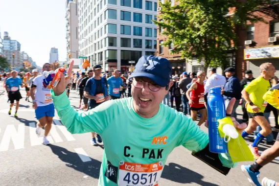 Marathon runner cheers on the 2025 course