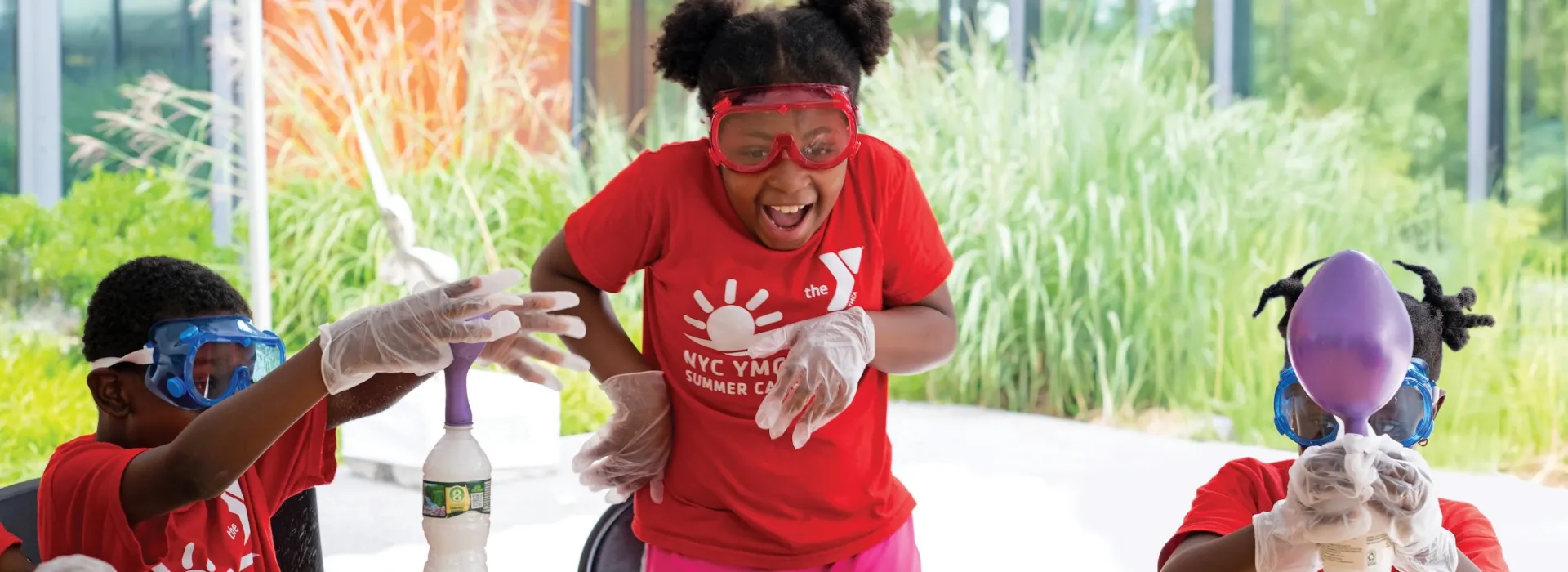 3 kids with science experiments